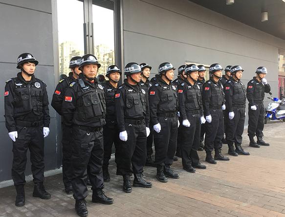称多小区写字楼工厂医院保安外包服务详解 鸿震保安打造专业临时安保解决方案